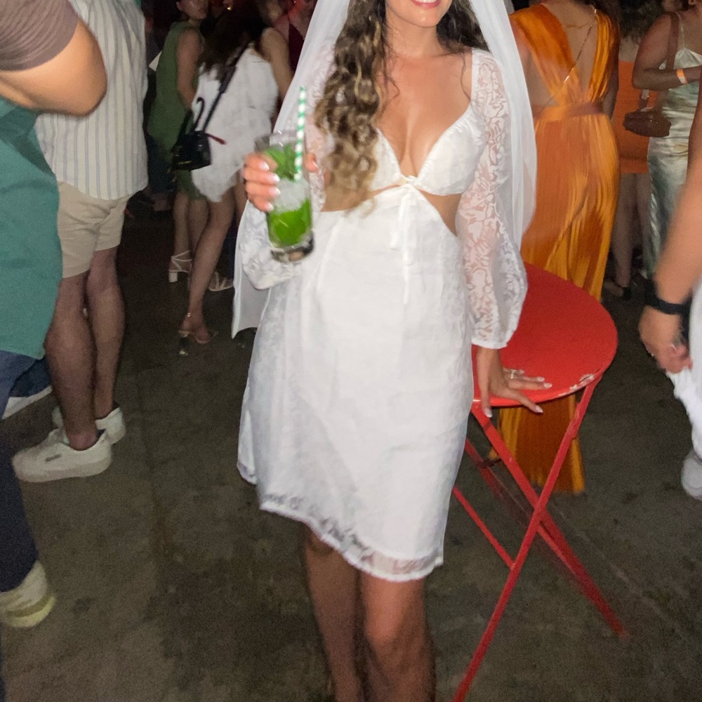 12th tribe - Amelia White lace mini dress - Picture 3 of 3